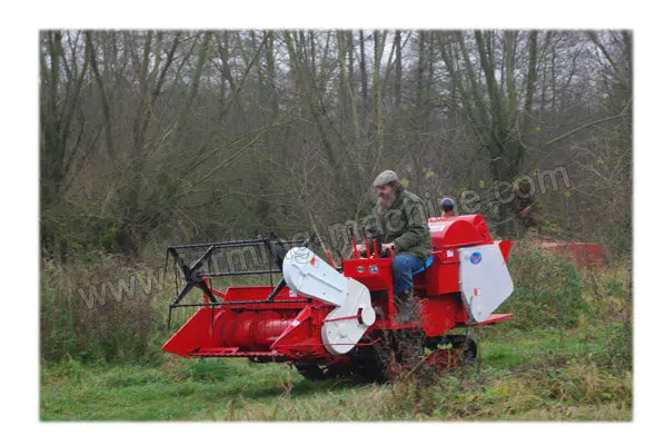 wheat harvester suitable in hilly areas